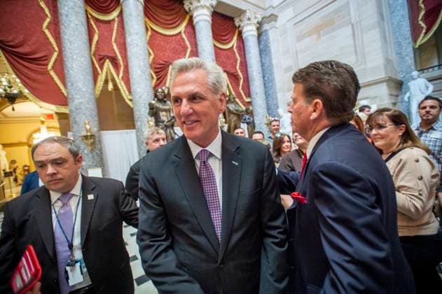 May 17, 2023, Washington, District of Columbia, USA: Speaker of the United States House of Representatives Kevin McCarthy (Republican of California) stops to pose with visitors in Statuary Hall at the US Capitol after departing the House chamber in Washington, DC, Wednesday, May 17, 2023 Washington USA - ZUMAs152 20230517_zaa_s152_074 Copyright: xRodxLamkeyx