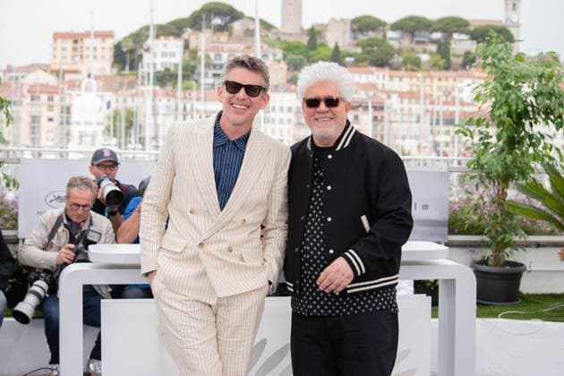 Entertainment Bilder des Tages 76e Festival International du Film de Cannes. Photocall du film Strange way of life . 76th International Cannes Film Festival. Photocall with Strange way of life 292016 2023-05-17 Cannes France Almodovar, Pedro; Hawke, Ethan  Copyright: xAnthonyxCarrelx xStarfacex STAR_292016_027
