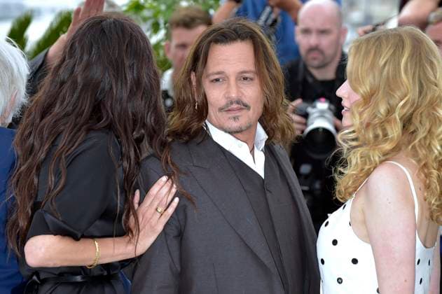 MaÃ¯wenn and Johnny Depp attend the Jeanne du Barry photocall at the 76th annual Cannes film festival at Palais des Festivals on Wednesday, May 17, 2023 in Cannes, France.  CAN20230517238 RoccoxSpaziani