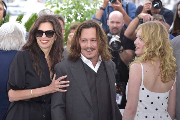 MaÃ¯wenn and Johnny Depp attend the Jeanne du Barry photocall at the 76th annual Cannes film festival at Palais des Festivals on Wednesday, May 17, 2023 in Cannes, France.  CAN20230517242 RoccoxSpaziani