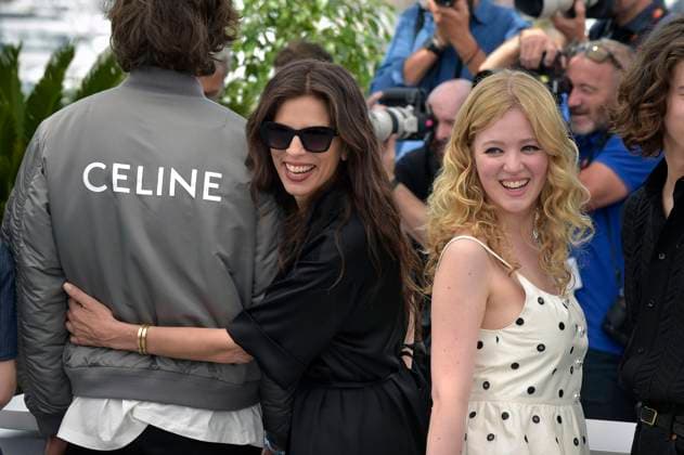 Entertainment Bilder des Tages MaÃ¯wenn and Pauline Pollmann attend the Jeanne du Barry photocall at the 76th annual Cannes film festival at Palais des Festivals on Wednesday, May 17, 2023 in Cannes, France.  CAN20230517252 RoccoxSpaziani