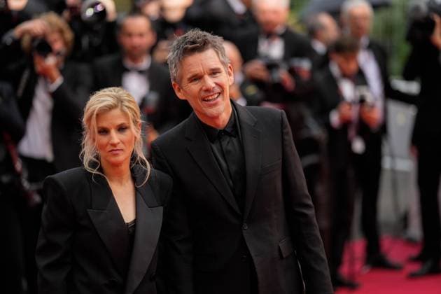 The Kaibutsu (Monster) Movie Premiere at the 76th Edition of the Cannes Film Festival Ethan Hawke and his wife, Ryan Hawke, attend the movie premiere and red carpet event for the movie Kaibutsu (Monster), which is in competition for the Palme d Or, during the 76th edition of the Cannes Film Festival on May 17 2023, in Cannes, France Cannes Palace of Festivals and Congresses of Cannes Cannes France Copyright: xAlexandraxFechetex _ADR9870