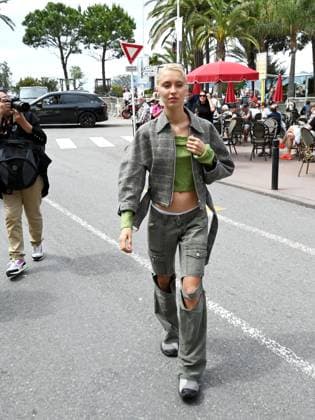 76th Cannes Film Festival 2023, day 3 - Iris Law walking on the Croisette  Copyright: xSimonexComix xipa-agency.netx xPoolxPhotoxEventsx01x IPA_IPA38016275
