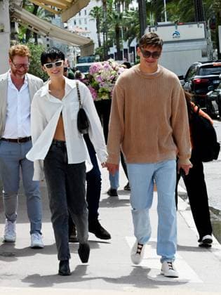 76th Cannes Film Festival 2023, day 3 - Elisabeth Grace walking on the Croisette with her boyfriend Nicolas Krause  Copyright: xManuelexMangiarottix xipa-agencyx xPoolxPhotoxEventsx01x IPA_IPA38016713