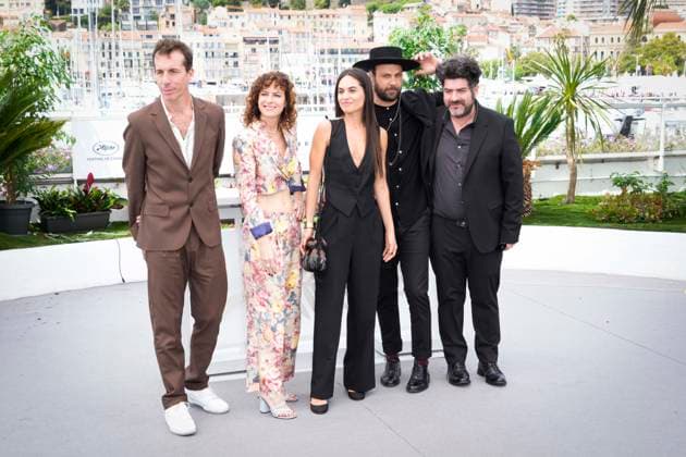 Photo IPP Daniele Cifala™ Cannes 17 05 2023 Los Delincuentes The Delinquents Photocall The 76th Annual Cannes Film Festival in the photo Alejo Maglio, Esteban Bigliardi, Mariana Chaud, Margarita Molfino, Daniel Elias, Rodrigo Moreno and Ezequiel Borovinsky Italy Photo Press World Copyright  0