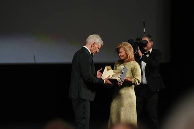 76e Festival International du Film de Cannes. Harrisson Ford recoit une Palme d Or. 76th International Cannes Film Festival. Harrisson Ford recieves Life achievment award 292106 2022-05-18 Cannes France Ford, Harrison; Knobloch, Iris  Copyright: xSergexArnalx xStarfacex STAR_292106_009