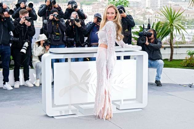 Ester Exposito at the photocall for the feature film Perdidos en la noche Lost in the Night at the Festival de Cannes 2023 76 Cannes International Film Festival at the Palais des Festivals Cannes, 19 05 2023. Foto:xD.xBedrosianx xFuturexImage