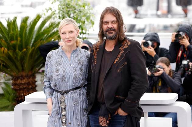 Cate Blanchett and Warwick Thornton at the photocall for the feature film The New Boy at the Festival de Cannes 2023 76 Cannes International Film Festival at the Palais des Festivals Cannes, 19 05 2023. Foto:xS.xGabschx xFuturexImage