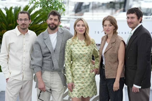 Internationale Filmfestspiele von Cannes, The Nature of Love Photocall Francis-William RhÃ aume (acteur) - Pierre-Yves Cardinal (acteur) - Magalie Lepine Blondeau (actrice) - Lubna Playoust (actrice) - Guillaume Laurin (acteur) CELEBRITES : 76 eme festival de Cannes - Photocall du film Simple comme Sylvain - Cannes - 19 05 2023 NorbertScanella Panoramic 