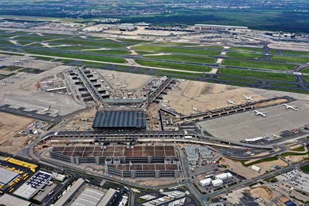 19.5.2023 Terminal 3 Der Neubau des Terminal 3 am Frankfurter Flughafen Fraport schreitet voran. Der Betriebsstart ist für 2026 erwartet, mit einer Kapazität von 19 Millionen Fluggästen pro Jahr. Frankfurt am Main Fraport Hessen Deutschland *** 19 5 2023 Terminal 3 The construction of the new Terminal 3 at Frankfurt Airport Fraport is progressing The start of operations is expected in 2026, with a capacity of 19 million passengers per year Frankfurt am Main Fraport Hesse Germany