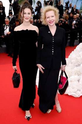 Sunnyi Melles with daughter Leonille Elisabeth Judith Maria Anna Princess von und zu Sayn Wittgenstein Sayn at the premiere of the feature film The Zone of Interest at the Festival de Cannes 2023 76 Cannes International Film Festival at the Palais des Festivals Cannes, 19 05 2023 Foto:xS.xGabschx xFuturexImage