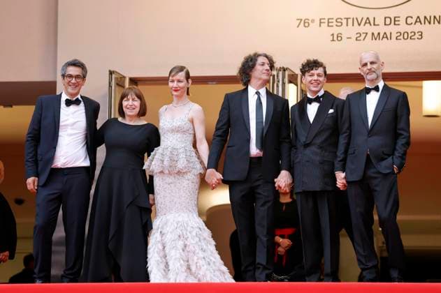 Guest, Ewa Puszczynska, Sandra Hüller, Jonathan Glazer, Christian Friedel and James Wilson at the premiere of the feature film The Zone of Interest at the Festival de Cannes 2023 76 Cannes International Film Festival at the Palais des Festivals Cannes, 19 05 2023. Foto:xS.xGabschx xFuturexImage