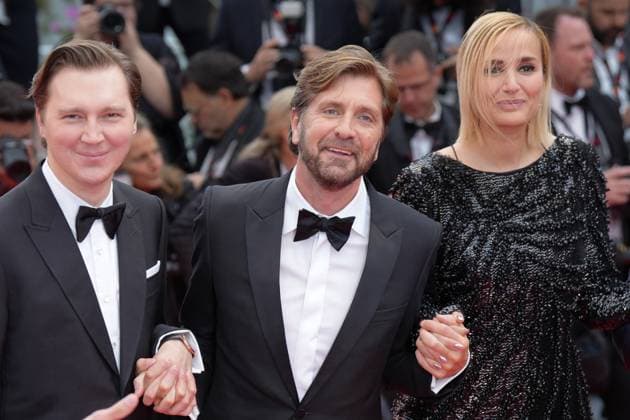 Paul Dano - Ruben Östlund - Julia Ducournau CELEBRITES : 76 eme festival de Cannes - Red Carpet du film Â« The Zone of Interest Â» - Cannes - 19 05 2023 NorbertScanella Panoramic 