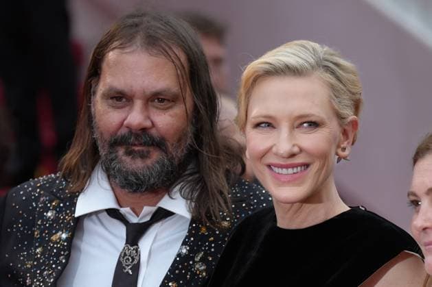 Warwick Thornton - Cate Blanchett CELEBRITES : 76 eme festival de Cannes - Red Carpet du film Â« The Zone of Interest Â» - Cannes - 19 05 2023 NorbertScanella Panoramic 