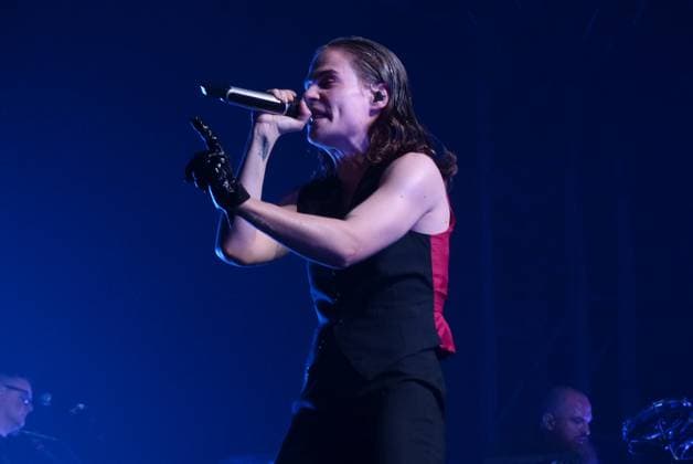 RECORD DATE NOT STATED Christine and The Queens Band Performs at C6 Music Fest in Sao Paulo. (INT) Christine and The Queens Band Performs at C6 Music Fest in Sao Paulo. May 19, 2023, Sao Paulo, Brazil: Christine and The Queens performs in the Heineken tent at the first edition of C6 Fest, in Ibirapuera Park, south of Sao Paulo with the presence of fans dancing and getting along with their music. Credit: Leandro Chemalle Thenews2 (Foto: Leandro Chemalle TheNews2 imago images) Christine and The Queens Band Performs at C6 Music Fest in Sao Paulo.  Copyright: xLeandroxChemallex