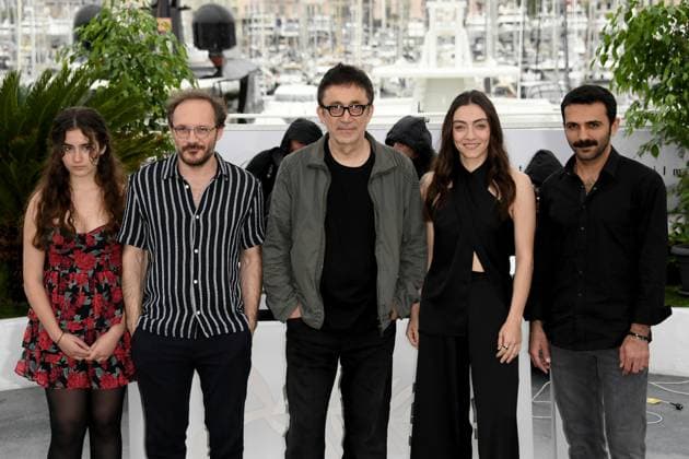 76th Cannes Film Festival 2023, Photocall film Kuru Otlar Ustune (About Dry Grasses) . Pictured: Musab Ekici, Merve Dizdar, Nuri Bilge Ceylan, Deniz Celiloglu, Ece Bagci  Copyright: xAlbertoxTerenghi PoolxPhotoxEvenx xPoolxPhotoxEventsx01x IPA_IPA38067625