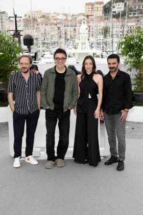 76th Cannes Film Festival 2023, Photocall film Kuru Otlar Ustune (About Dry Grasses) . Pictured: Musab Ekici, Merve Dizdar, Nuri Bilge Ceylan, Deniz Celiloglu  Copyright: xAlbertoxTerenghi PoolxPhotoxEvenx xPoolxPhotoxEventsx01x IPA_IPA38067648