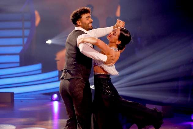 Younes Zarou mit Malika Dzumaev beim Finale der 16. Staffel der RTL-Tanzshow Let s Dance im MMC Coloneum. Köln, 19.052023 *** Younes Zarou with Malika Dzumaev at the final of the 16 season of the RTL dance show Let s Dance at the MMC Coloneum Cologne, 19 052023 Foto:xR.xSchmiegeltx xFuturexImage