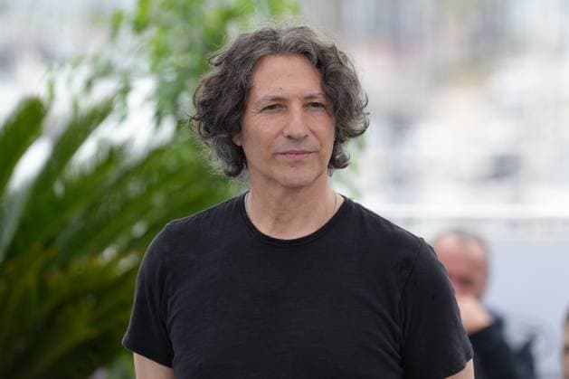 Jonathan Glazer (rÃ alisateur) CELEBRITES : 76 eme festival de Cannes - Photocall du film Â« The Zone of Interest Â» - Cannes - 20 05 2023 NorbertScanella Panoramic 