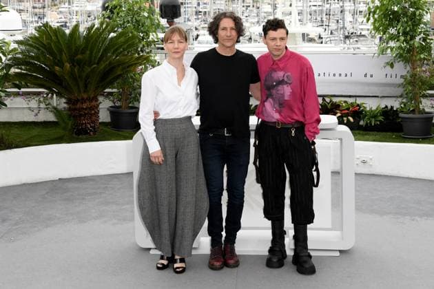 76th Cannes Film Festival 2023, Photocall film The Zone Of Interest - Pictured: Christian Friedel, Jonathan Glazer, Sandra Hüller  Copyright: xAlbertoxTerenghi PoolxPhotoxEvenx xPoolxPhotoxEventsx01x IPA_IPA38070061
