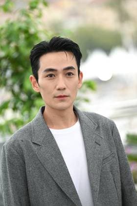 76e Festival International du film de Cannes. photocall du film He Bian De Cuo Wu - Only The River Flows- 76th International Cannes Film Festival. photocall of He Bian De Cuo Wu - Only The River Flows - Zhu Yilong 292227 2023-05-20  Copyright: xLionelxGuericolas MPPx STAR_292227_002