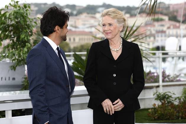 May 20, 2023, Cannes, Cote d Azur, France: Legendary actress LIV ULLMANN and Indian director DHEERAJ AKOLKAR attend the photocall for A Road Less Travelled as part of Cannes Classics during the 76th Annual Cannes Film Festival at Palais des Festivals on May 20, 2023 in Cannes, France Cannes France - ZUMAc179 20230520_zep_c179_079 Copyright: xMickaelxChavetx