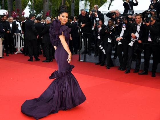 76th Cannes Film Festival 2023, evening 5 - red carpet of the film Killers Of The Flower Moon . Pictured: Salma Hayek  Copyright: xSimonexComix xipa-agency.netx xPoolxPhotoxEventsx01x IPA_IPA38077946