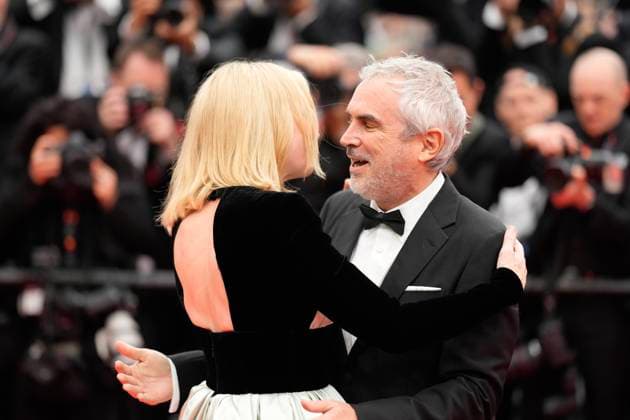 The Killers of the Flower Moon Red Carpet Premiere at the 76th Edition of the Cannes Film Festival Academy-Award winning director Alfonso Cuaron and Academy-Award winning actress Cate Blanchett share an embrace at the movie screening and red carpet event for Killers of the Flower Moon , directed by Martin Scorsese, during the 76th edition of the Cannes Film Festival on May 20 2023, in Cannes, France Cannes Palace of Festivals and Congresses of Cannes Cannes France Copyright: xAlexandraxFechetex ImagoImages_EuroQualif_Rom-v-Bel-AF303