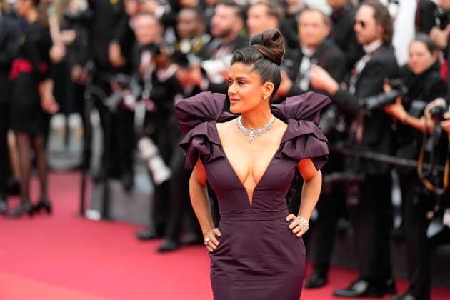 The Killers of the Flower Moon Red Carpet Premiere at the 76th Edition of the Cannes Film Festival Salma Hayek attends the movie screening and red carpet event for Killers of the Flower Moon , directed by Martin Scorsese, during the 76th edition of the Cannes Film Festival on May 20 2023, in Cannes, France Cannes Palace of Festivals and Congresses of Cannes Cannes France Copyright: xAlexandraxFechetex ImagoImages_EuroQualif_Rom-v-Bel-AF314