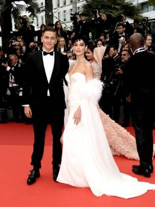 76th Cannes Film Festival 2023, evening 5 - red carpet of the film Killers Of The Flower Moon . In the photo: Grace Elizabeth, Nicolas Krause  Copyright: xAlbertoxTerenghix xipa-agency.nex xPoolxPhotoxEventsx01x IPA_IPA38079190