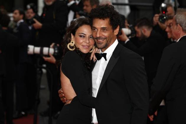 May 20, 2023, Cannes, Cote d Azur, France: TOMER SISLEY and his partner SANDRA ZEITOUN attend the screening of Killers of the Flower Moon during the 76th Annual Cannes Film Festival at Palais des Festivals on May 20, 2023 in Cannes, France Cannes France - ZUMAc179 20230520_zep_c179_264 Copyright: xMickaelxChavetx