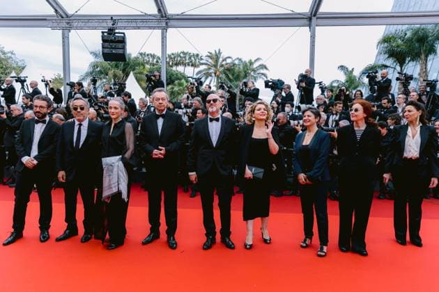 76e Festival International du Film de Cannes. MontÃ e des marches du film Killers of the flowers moon . 76th International Cannes Film Festival. Red Carpet with movie cast and guests 292238 2023-05-20 Alpes-Maritimes Cannes France Le Van Kim, Renaud; Ernotte, Delphine; Denisot, Michel  Copyright: xTerencexBaelenx STAR_292238_011