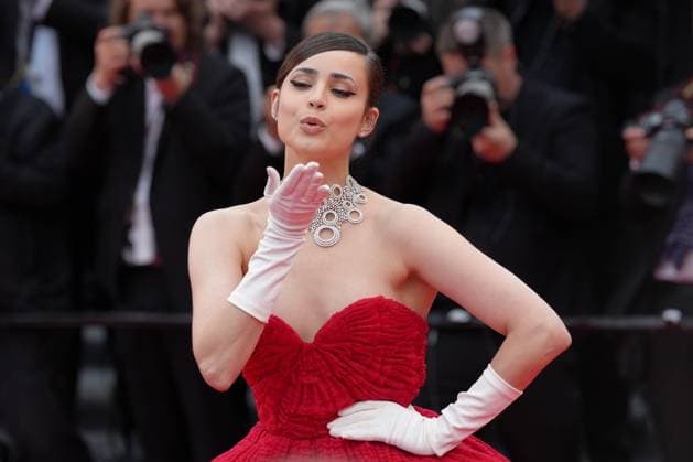 Sofia Carson CELEBRITES : 76 eme festival de Cannes - Red Carpet du film Â« Killers Of The Flower Moon Â» - Cannes - 20 05 2023 NorbertScanella Panoramic 