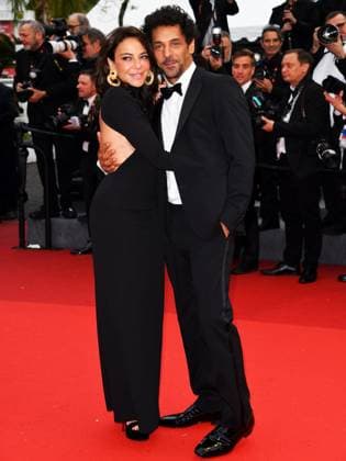 76th Cannes Film Festival 2023, evening 5 - red carpet of the film Killers Of The Flower Moon. Pictured: Tomer Sisley and Sandra Sisley  Copyright: xSimonexComix xipa-agency.netx xPoolxPhotoxEventsx01x IPA_IPA38083967