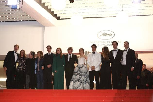 May 20, 2023, Cannes, Cote d Azur, France: Cast and crew members CORY MICHAEL SMITH, JULIANNE MOORE, director TODD HAYNES, NATALIE PORTMAN and CHARLES MELTON attend the screening of Killers of the Flower Moon during the 76th Annual Cannes Film Festival at Palais des Festivals on May 20, 2023 in Cannes, France Cannes France - ZUMAc179 20230520_zep_c179_465 Copyright: xMickaelxChavetx