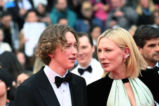 76th Cannes Film Festival 2023, evening 5 - red carpet of the film Killers Of The Flower Moon. Pictured: Cate Blanchett and son  Copyright: xManuelexMangueliarottix xipa-agex xPoolxPhotoxEventsx01x IPA_IPA38088348