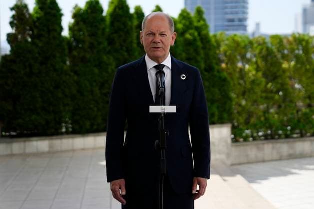 News Themen der Woche KW20 News Bilder des Tages May 21, 2023, Hiroshima, Japan: German Chancellor Olaf Scholz speaks to journalists during the Group of Seven (G7) nations meetings Sunday, May 21, 2023, in Hiroshima, western Japan. Hiroshima Japan - ZUMAz114 20230521_zih_z114_032 Copyright: xPOOLx