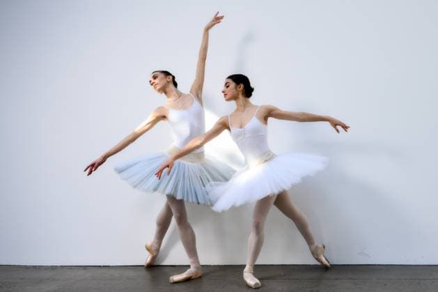 THE AUSTRALIAN BALLET DANCER AWARD WINNER, Isobelle Dashwood (winner of the Telstra Peoples Choice Award) and Lilla Harvey (Winner of the Telstra Rising Star Award) pose for a portrait the morning after the 2023 Telstra Ballet Dancer Awards at Carriageworks, in Sydney, Sunday, May 21, 2023. ( NO ARCHIVING, EDITORIAL USE ONLY, NO USE IN BOOKS WITHOUT CONSENT SYDNEY NEW SOUTH WALES AUSTRALIA  Copyright: xJAMESxGOURLEYx 20230521001801126667
