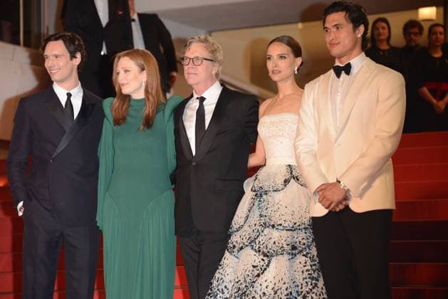 May 20, 2023, CANNES, France: CANNES, FRANCE - MAY 20: Cory Michael Smith, Julianne Moore, Todd Haynes, Natalie Portman, Charles Melton attend the May December red carpet during the 76th annual Cannes film festival at Palais des Festivals on May 20, 2023 in Cannes, France. CANNES France - ZUMAi09_ 20230520_zaf_i09_039 Copyright: xFrederickxInjimbertx