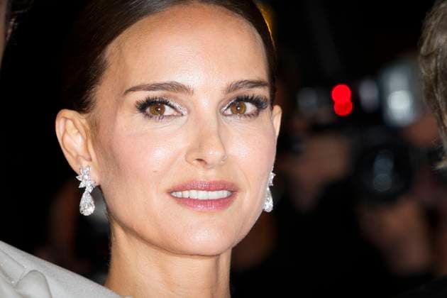 May December Red Carpet - The 76th Annual Cannes Film Festival Natalie Portman attends the May December red carpet during the 76th annual Cannes film festival at Palais des Festivals on May 20, 2023 in Cannes, France. Cannes France  Copyright: xDanielexCifalÃ x originalFilename: cifala-notitle230521_npudH.jpg