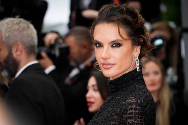 Killers Of The Flower Moon Red Carpet - The 76th Annual Cannes Film Festival Alessandra Ambrosio attend the Killers Of The Flower Moon red carpet during the 76th annual Cannes film festival at Palais des Festivals on May 20, 2023 in Cannes, France. Cannes France  Copyright: xDanielexCifalÃ x originalFilename: cifala-notitle230521_np7Wu.jpg