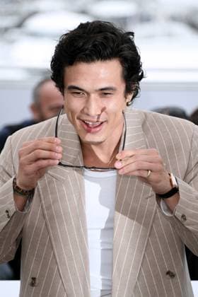 76th Cannes Film Festival 2023, Photocall film May December. Pictured: Charles Melton  Copyright: xAlbertoxTerenghi PoolxPhotoxEvenx xPoolxPhotoxEventsx01x IPA_IPA38094367