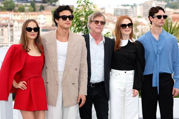 Natalie Portman, Charles Melton, Todd Haynes, Julianne Moore and Cory Michael Smith at the photocall for the feature film May December at the Festival de Cannes 2023 76 Cannes International Film Festival at the Palais des Festivals Cannes, 21 05 2023. Foto:xD.xBedrosianx xFuturexImage