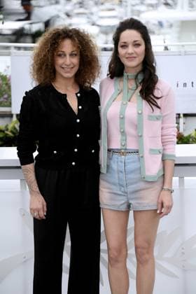 76th Cannes Film Festival 2023, Photocall film Little Girl Blue. Pictured: Mona Achache, Marion Cotillard  Copyright: xAlbertoxTerenghi PoolxPhotoxEvenx xPoolxPhotoxEventsx01x IPA_IPA38095112