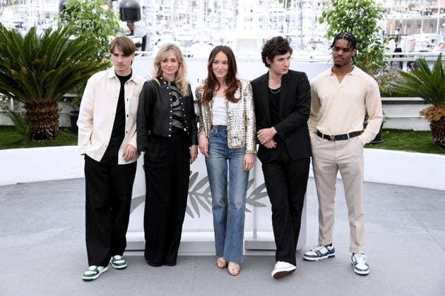 76th Cannes Film Festival 2023, Photocall film Le Temps D Aimer (Along Came Love). Pictured: Paul Beaurepaire, Katell Quillevere, Anais Demoustier, Vincent Lacoste, Morgan Bailey  Copyright: xAlbertoxTerenghi PoolxPhotoxEvenx xPoolxPhotoxEventsx01x IPA_IPA38095441