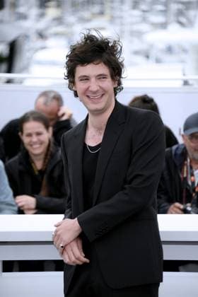 76th Cannes Film Festival 2023, Photocall film Le Temps D Aimer (Along Came Love). Pictured: Vincent Lacoste  Copyright: xAlbertoxTerenghi PoolxPhotoxEvenx xPoolxPhotoxEventsx01x IPA_IPA38095454