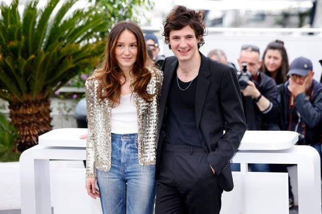 Anais Demoustier and Vincent Lacoste at the photocall for the feature film Le temps d aimer Along Came Love at the Festival de Cannes 2023 76 Cannes International Film Festival at the Palais des Festivals Cannes, 21 05 2023. Foto:xS.xGabschx xFuturexImage