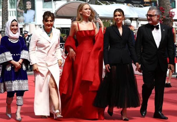 May 21, 2023, Cannes, Cote d Azur, France: JENNIFER LAWRENCE attends the screening of Anatomy of a Fall during the 76th Annual Cannes Film Festival at Palais des Festivals on May 21, 2023 in Cannes, France Cannes France - ZUMAc179 20230521_zep_c179_213 Copyright: xMickaelxChavetx