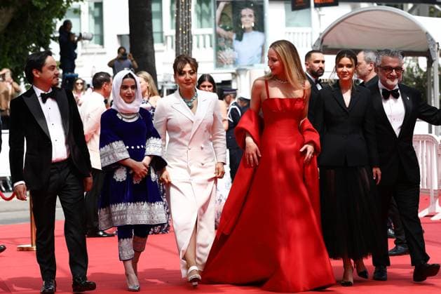 May 21, 2023, Cannes, Cote d Azur, France: JENNIFER LAWRENCE attends the screening of Anatomy of a Fall during the 76th Annual Cannes Film Festival at Palais des Festivals on May 21, 2023 in Cannes, France Cannes France - ZUMAc179 20230521_zep_c179_211 Copyright: xMickaelxChavetx