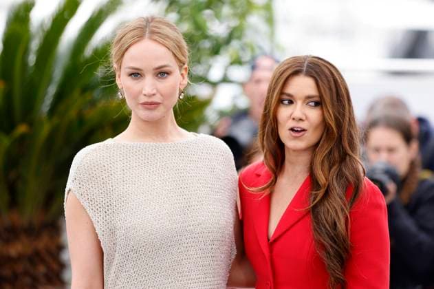 Jennifer Lawrence and Justine Ciarrocchi at the photocall for the documentary film Bread And Roses at the Festival de Cannes 2023 76 Cannes International Film Festival at the Palais des Festivals Cannes, 21 05 2023. Foto:xS.xGabschx xFuturexImage